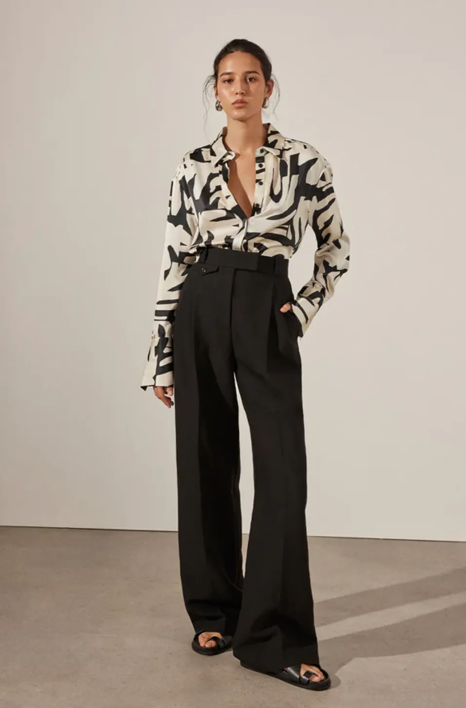 1243122 MICAH SILK RELAXED SHIRT - BLACK/MULTI