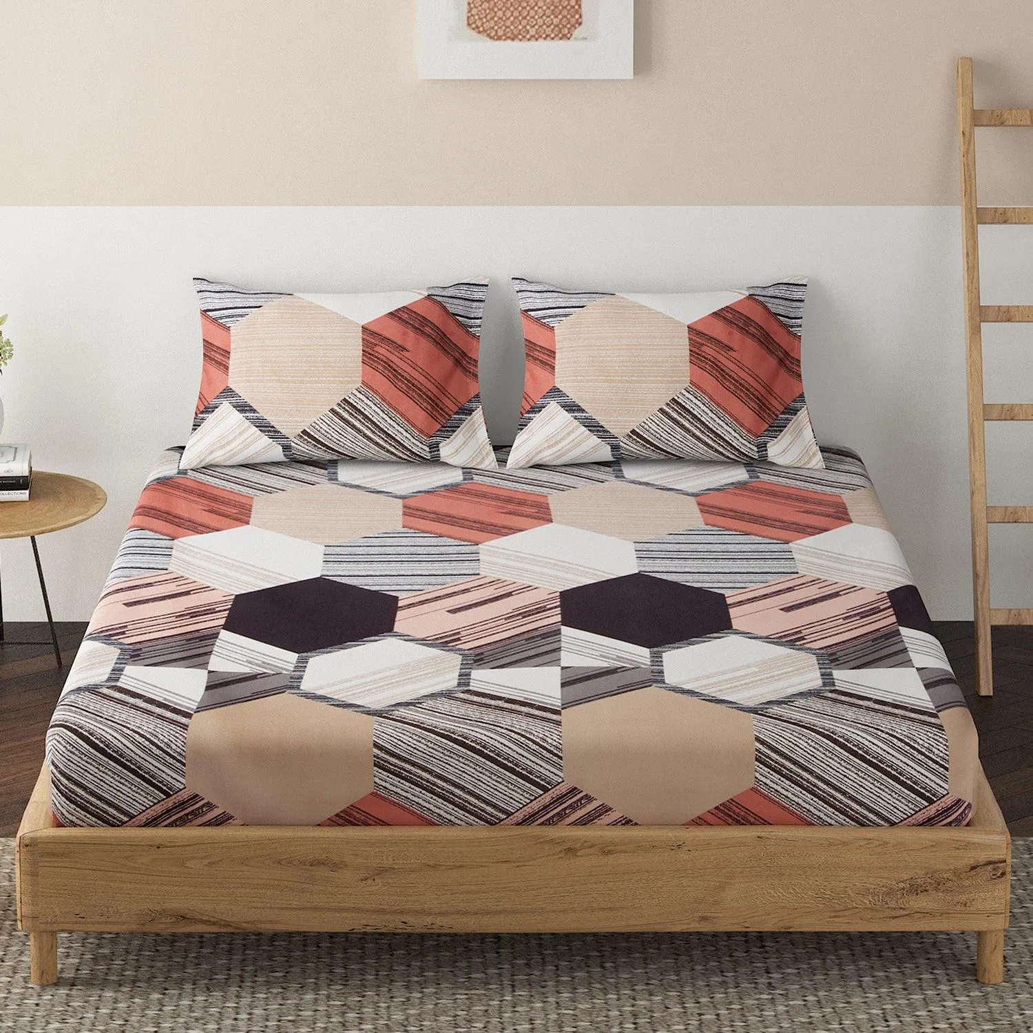 140 GSM Microfiber Fitted Bedsheet with 2 Pillow Covers for Queen / King Size bed, Posh Peach Abstract Hexagon