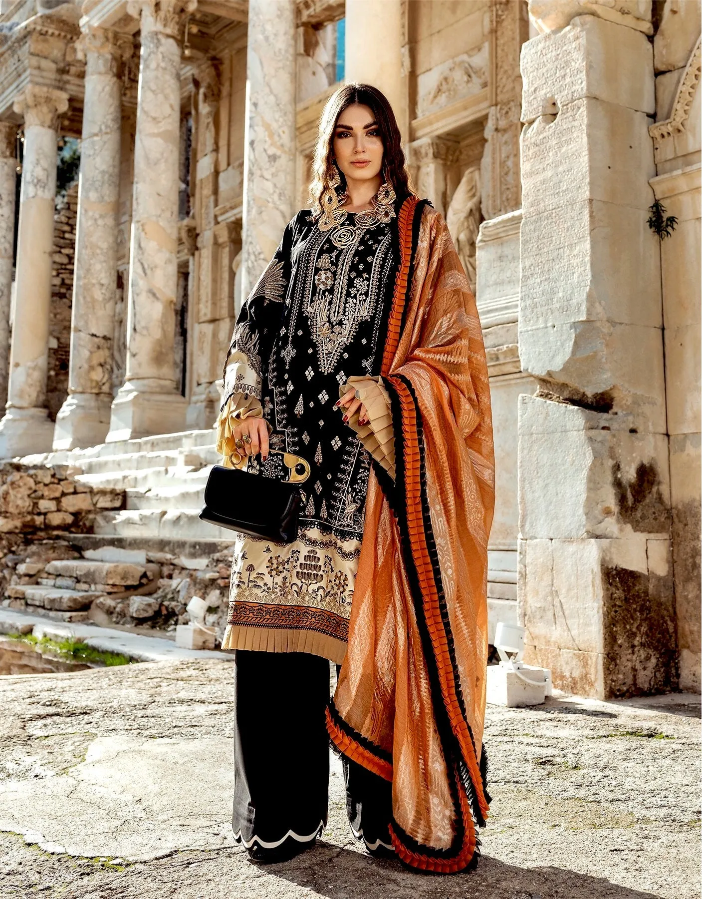 Sifa Lawn by Zunaira Raza – SL-11 A (Shikargah)
